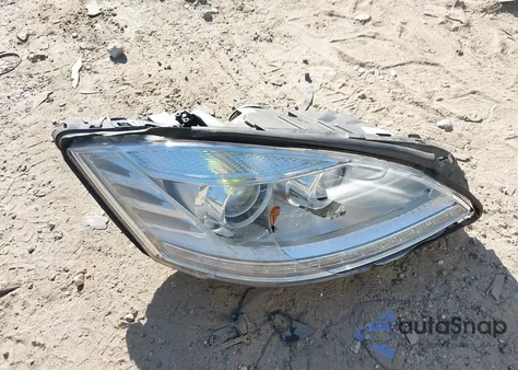 2011 Mercedes-Benz S 550 из США, поврежденный, VIN WDDNG7BB3BA370550